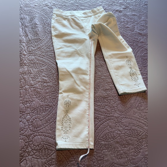 Isaac Mizrahi Cream Cropped Pants - Picture 8 of 16